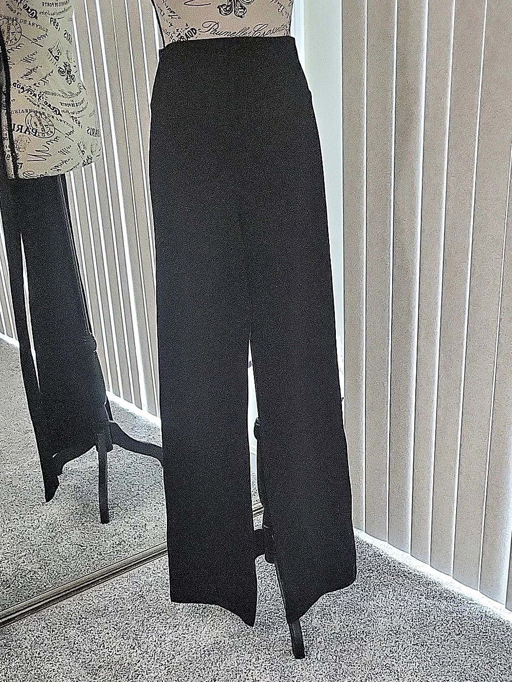 Old Navy Extra High-Waisted PowerChill Slim Boot-Cut Pants Boot-Cut Pants Black